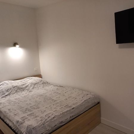 Studio Tt Confort Neuf Et Equipe Apartment โนยง ภายนอก รูปภาพ