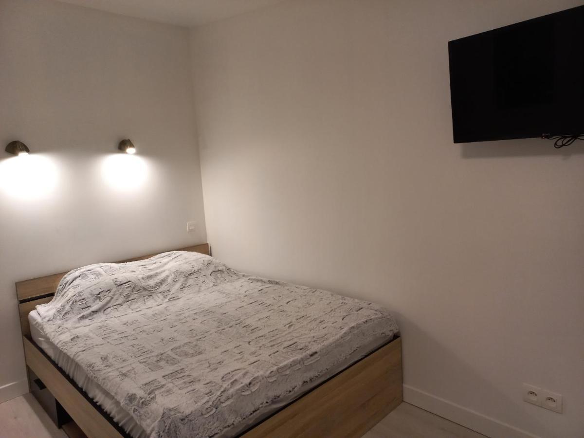 Studio Tt Confort Neuf Et Equipe Apartment โนยง ภายนอก รูปภาพ